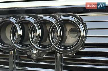 Внедорожник / Кроссовер Audi e-tron 2022 в 