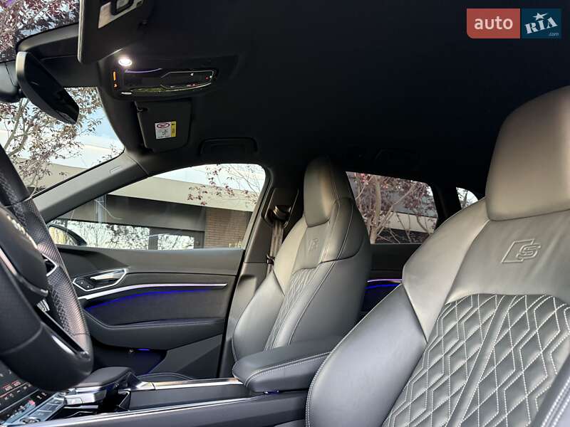 Внедорожник / Кроссовер Audi e-tron 2022 в Ужгороде