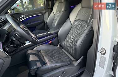 Внедорожник / Кроссовер Audi e-tron 2022 в 