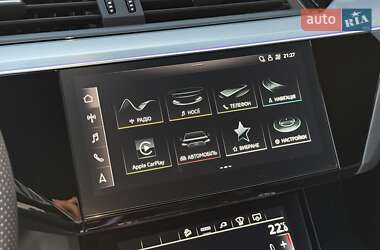 Внедорожник / Кроссовер Audi e-tron 2022 в 