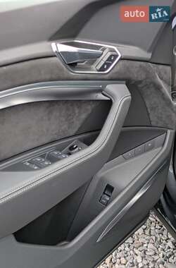 Внедорожник / Кроссовер Audi e-tron 2020 в 