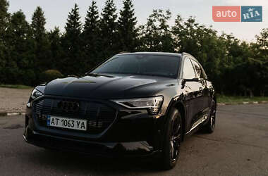 Внедорожник / Кроссовер Audi e-tron 2020 в 
