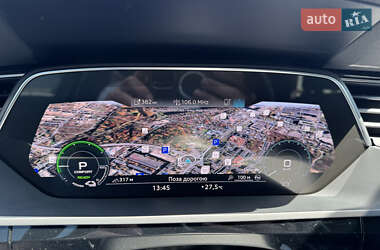 Внедорожник / Кроссовер Audi e-tron 2023 в 