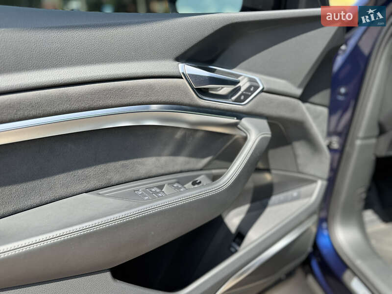 Внедорожник / Кроссовер Audi e-tron 2022 в Сумах