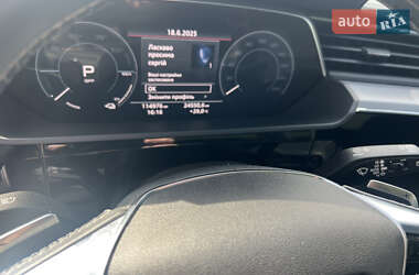 Внедорожник / Кроссовер Audi e-tron 2020 в 