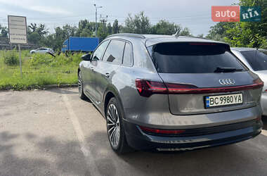 Внедорожник / Кроссовер Audi e-tron 2020 в 