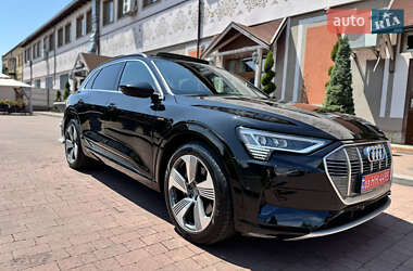 Внедорожник / Кроссовер Audi e-tron 2020 в 