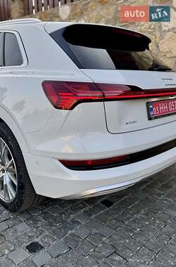 Внедорожник / Кроссовер Audi e-tron 2020 в 