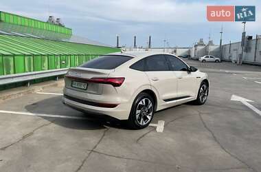 Внедорожник / Кроссовер Audi e-tron 2021 в 