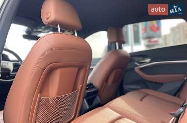 Внедорожник / Кроссовер Audi e-tron 2021 в 