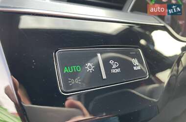Внедорожник / Кроссовер Audi e-tron 2021 в 