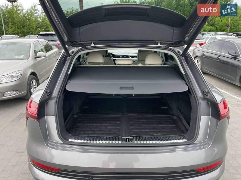 Внедорожник / Кроссовер Audi e-tron 2019 в Львове