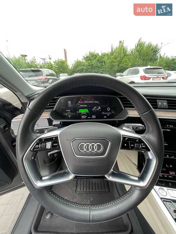 Внедорожник / Кроссовер Audi e-tron 2019 в Львове