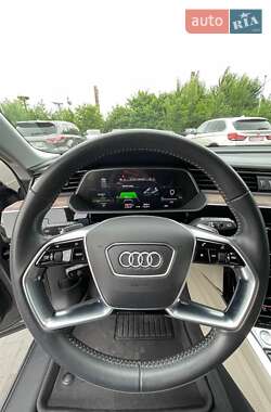 Внедорожник / Кроссовер Audi e-tron 2019 в 