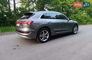 Внедорожник / Кроссовер Audi e-tron 2019 в 