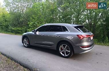 Внедорожник / Кроссовер Audi e-tron 2019 в 