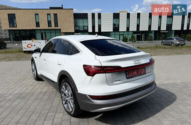 Внедорожник / Кроссовер Audi e-tron 2023 в 