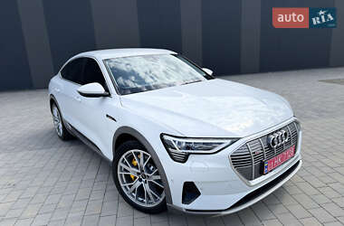 Внедорожник / Кроссовер Audi e-tron 2023 в 