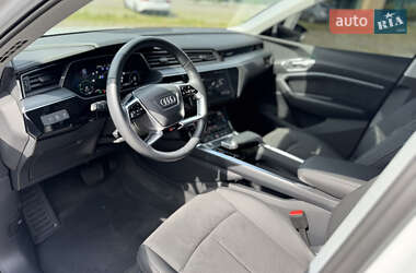 Внедорожник / Кроссовер Audi e-tron 2023 в 