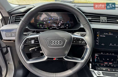 Внедорожник / Кроссовер Audi e-tron 2023 в 