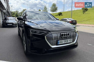 Внедорожник / Кроссовер Audi e-tron 2019 в 