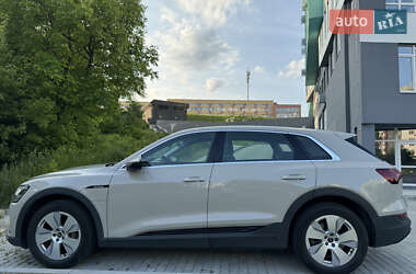 Внедорожник / Кроссовер Audi e-tron 2021 в 