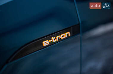 Внедорожник / Кроссовер Audi e-tron 2019 в 
