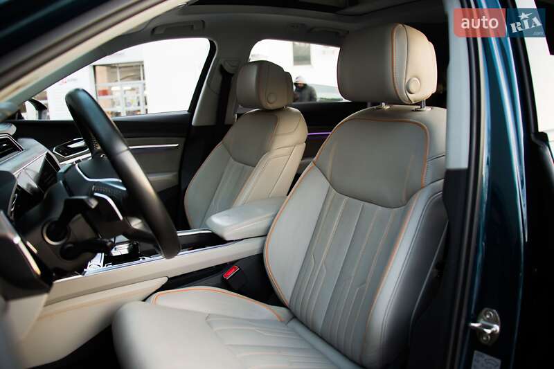 Внедорожник / Кроссовер Audi e-tron 2019 в Киеве
