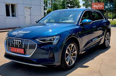 Внедорожник / Кроссовер Audi e-tron 2019 в 
