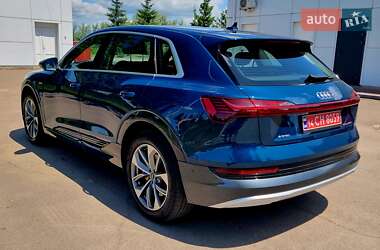 Внедорожник / Кроссовер Audi e-tron 2019 в 