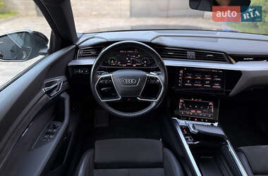 Внедорожник / Кроссовер Audi e-tron 2020 в 
