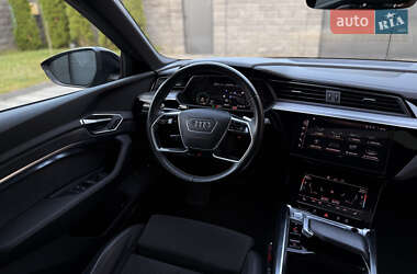 Внедорожник / Кроссовер Audi e-tron 2020 в 