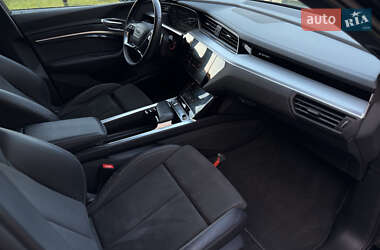 Внедорожник / Кроссовер Audi e-tron 2020 в 