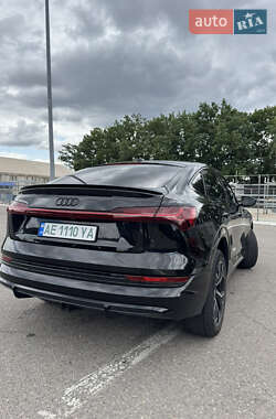 Внедорожник / Кроссовер Audi e-tron 2020 в 