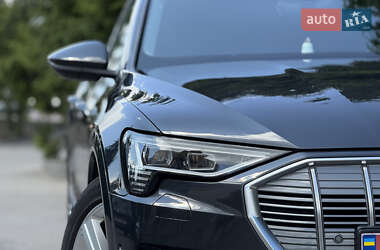 Внедорожник / Кроссовер Audi e-tron 2019 в 