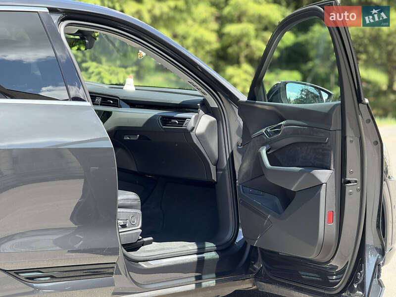 Внедорожник / Кроссовер Audi e-tron 2019 в Тернополе