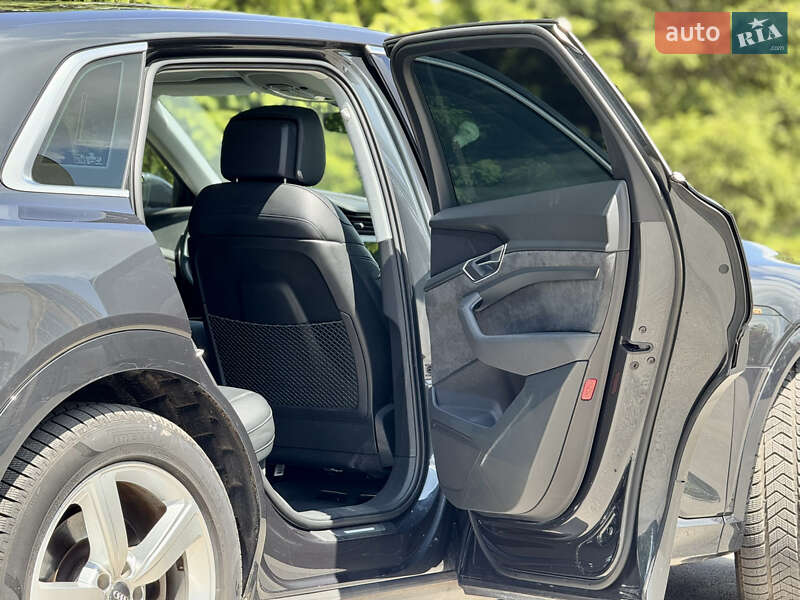 Внедорожник / Кроссовер Audi e-tron 2019 в Тернополе