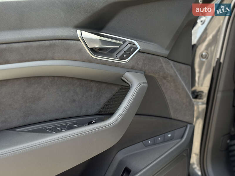 Внедорожник / Кроссовер Audi e-tron 2019 в Тернополе