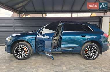 Позашляховик / Кросовер Audi e-tron 2019 в 