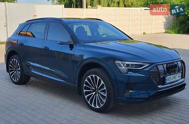 Позашляховик / Кросовер Audi e-tron 2019 в 