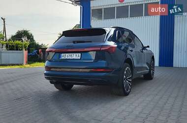 Позашляховик / Кросовер Audi e-tron 2019 в 