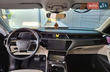 Позашляховик / Кросовер Audi e-tron 2019 в 