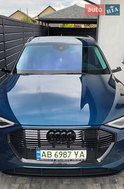 Позашляховик / Кросовер Audi e-tron 2019 в 