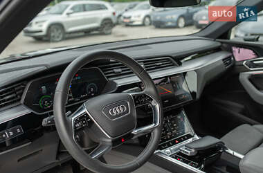 Внедорожник / Кроссовер Audi e-tron 2020 в 
