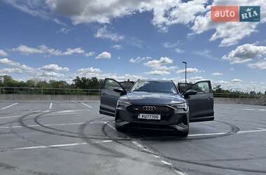 Внедорожник / Кроссовер Audi e-tron 2021 в 