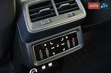 Внедорожник / Кроссовер Audi e-tron 2019 в 