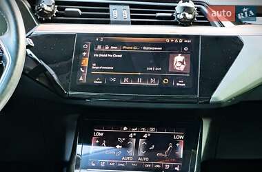 Внедорожник / Кроссовер Audi e-tron 2019 в 