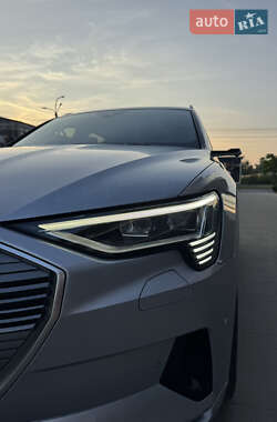 Позашляховик / Кросовер Audi e-tron 2019 в Ужгороді
