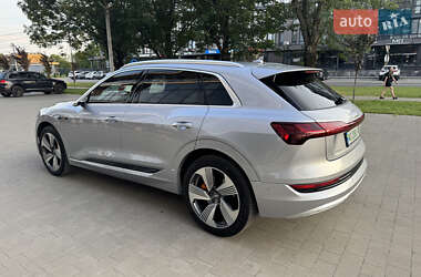 Внедорожник / Кроссовер Audi e-tron 2019 в 