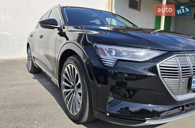 Внедорожник / Кроссовер Audi e-tron 2019 в Ужгороде